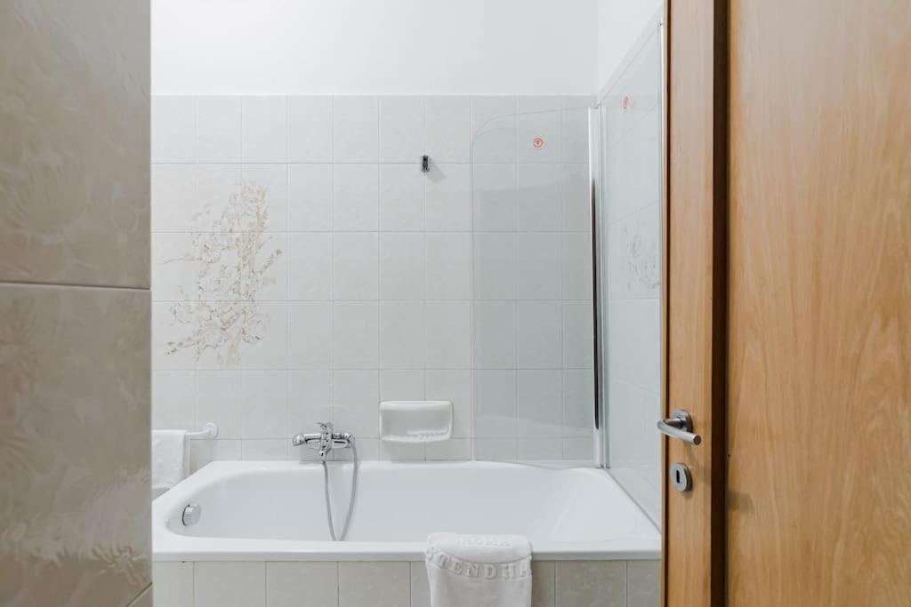 Elegant Apartment Via Veneto By Varental Roma Exterior foto